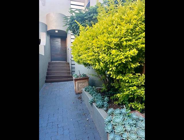 3 BEDROOM APARTMENT FOR SALE IN CLAUDIUS